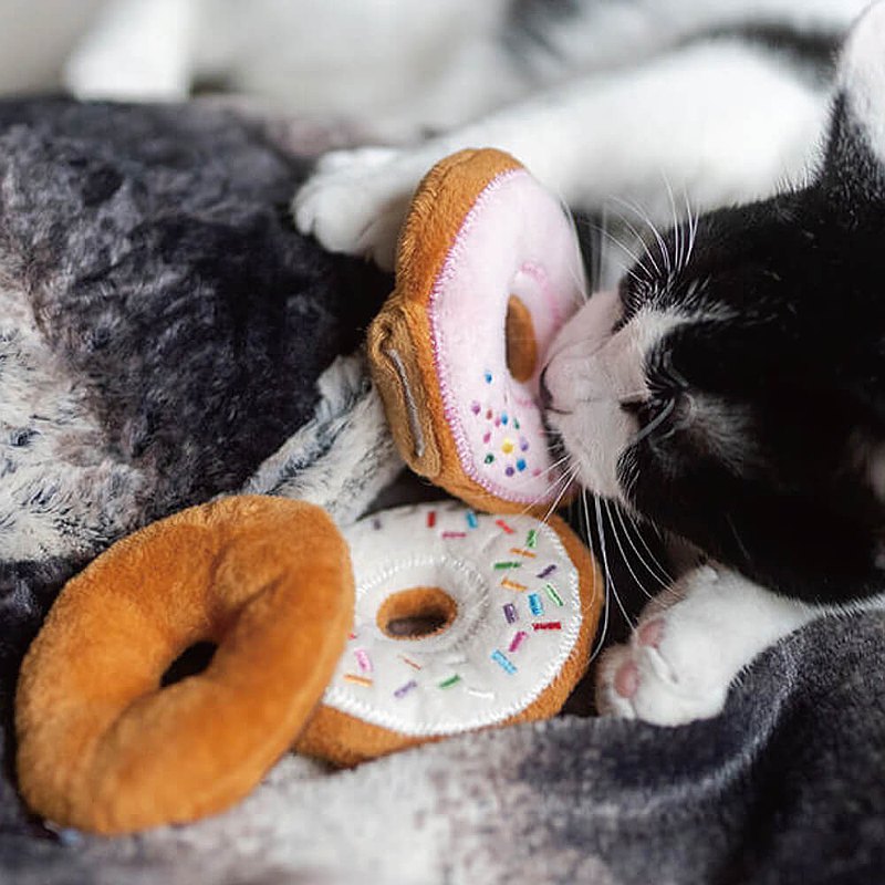 P.L.A.Y. - Feline Frenzy - Kitty Kreme Doughnuts